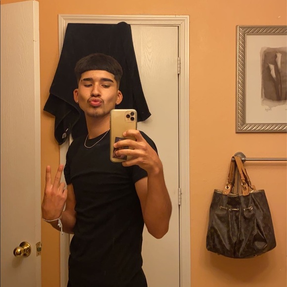 Meet your Posher, Leo - Picture 1 of 1